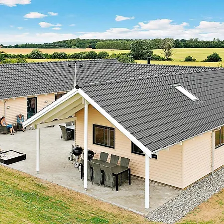 Luxury Retreat With Pool - By Traum Feriehus Bogense